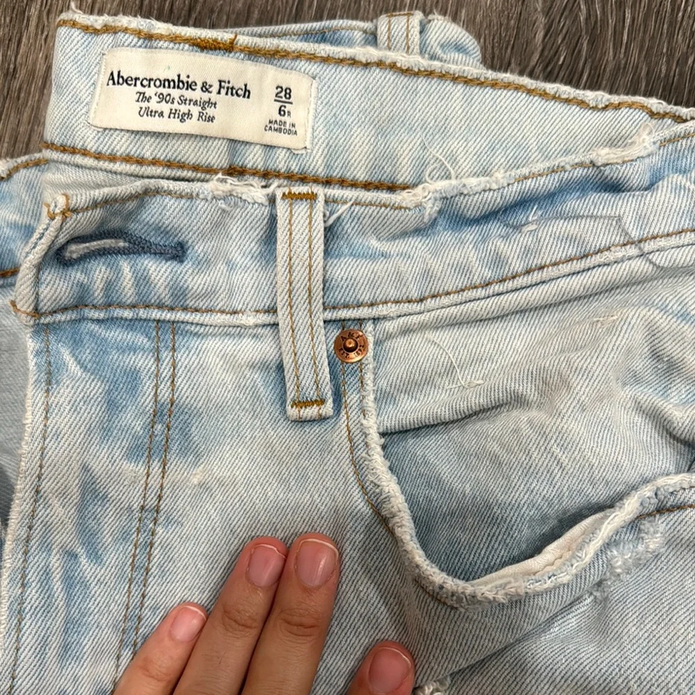 Abercrombie & Fitch Light Blue Women's Straight Leg Jeans - Picture 1 of 4